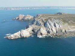 Crozon, le château de Dinan, vue aérienne